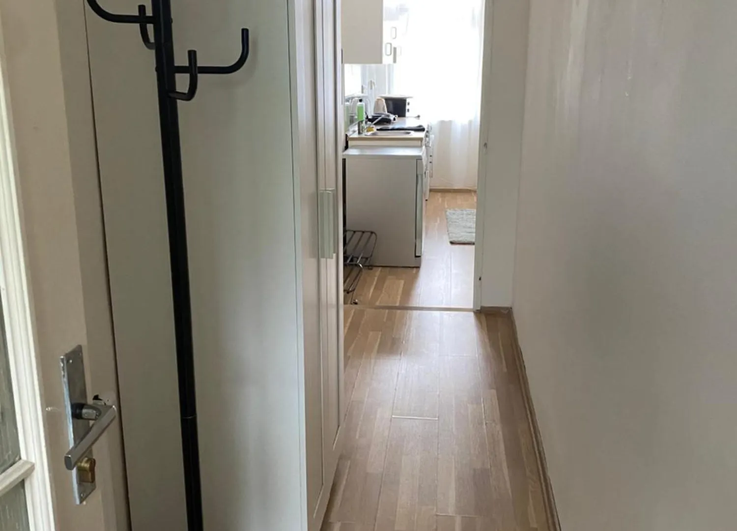 Roomy Apartment Close To Palmovka Prag